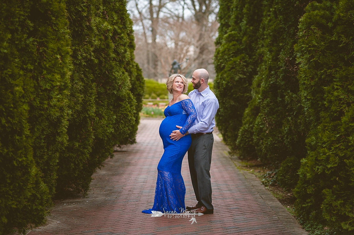 Memphis maternity photography for a rainbow baby at Memphis Botanic Garden by Sarah Morris Photography