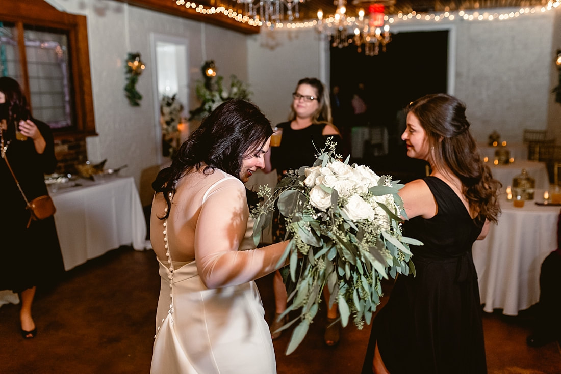 wedding reception in the Carriage House at Woodruff-Fontaine in Memphis, TN