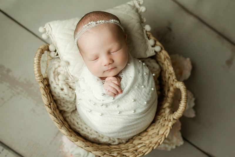 Newborn Photography in Memphis, TN. Sarah Morris Photography