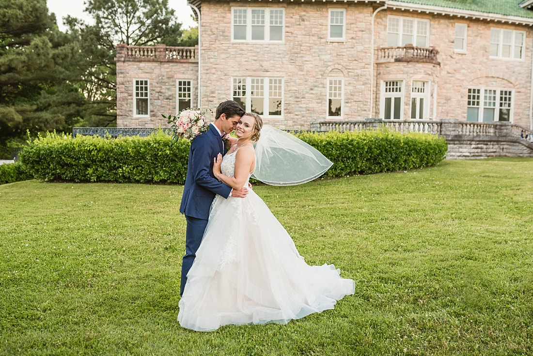 wedding portraits of bride and groom + Pink Palace Wedding + Memphis, TN